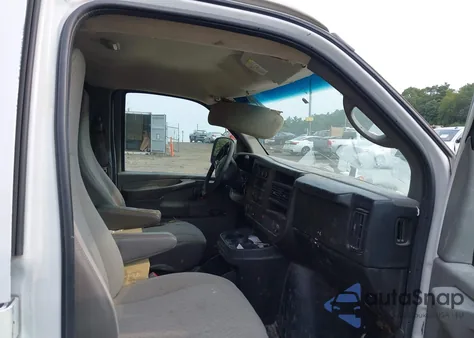 2010 Chevrolet Express G2500 из США, поврежденный, VIN 1GCZGFBA8A1129689